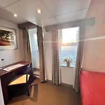 Central En-Suite Twin Room For 4, 203